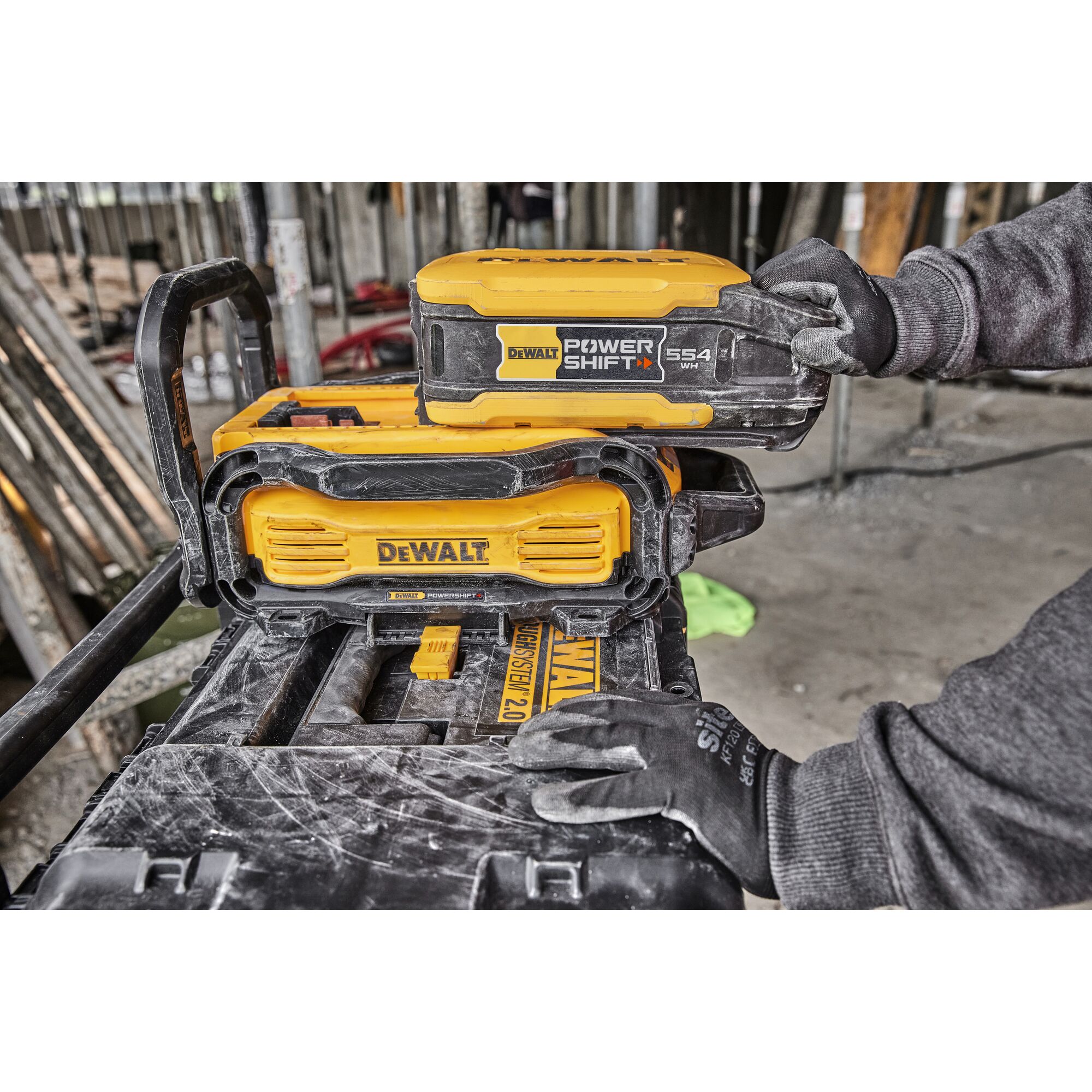 テグ Acumulator POWERSHIFT™ 554W | DEWALT
